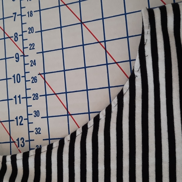 Joe Fresh Mock Neck Sleeveless  Top - Picture 9 of 9